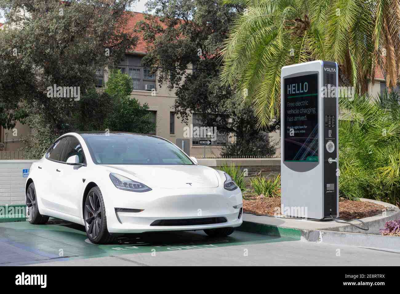 How quick does a Tesla charge?