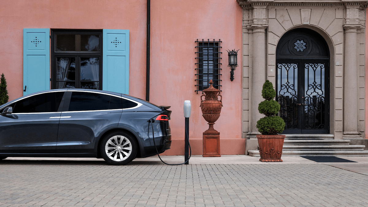 Is it safe to charge Tesla everyday?