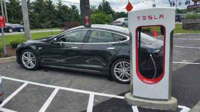 How long will a Tesla battery last?