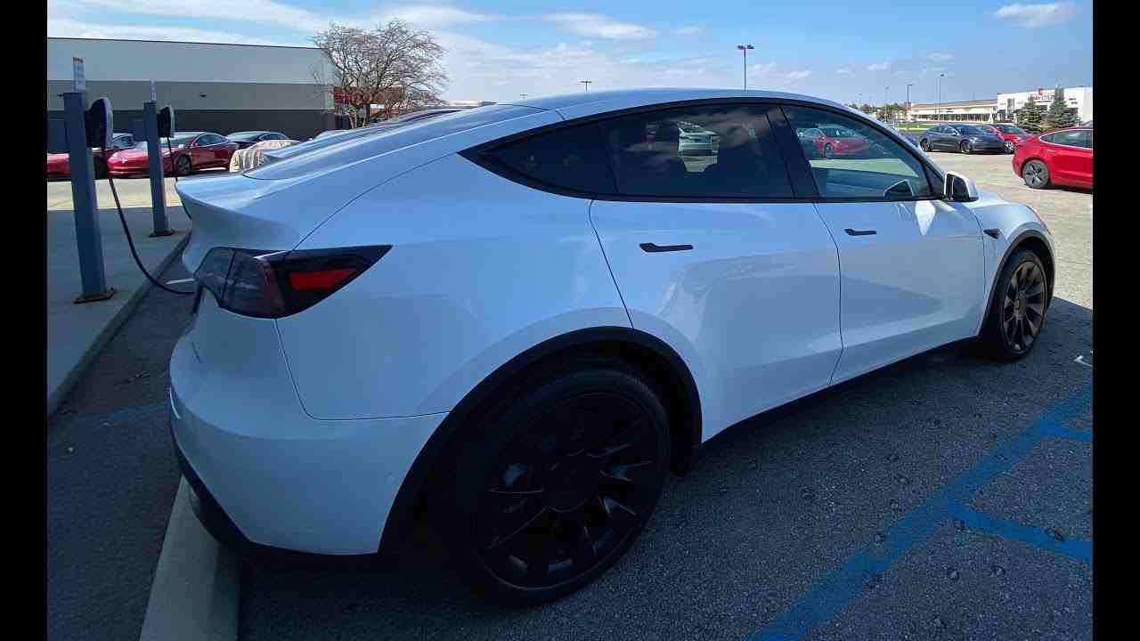 What happens if my Tesla runs out of charge?