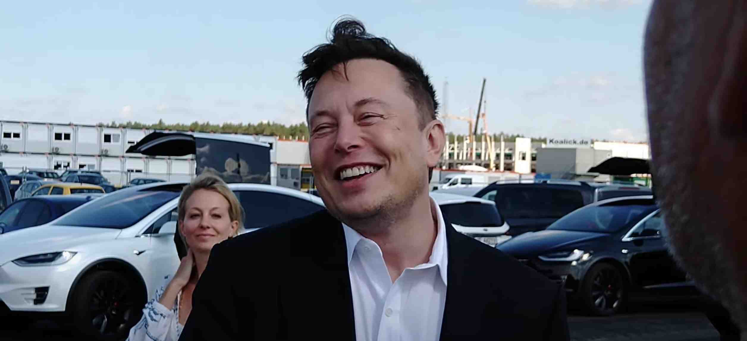 What phone does Elon use?